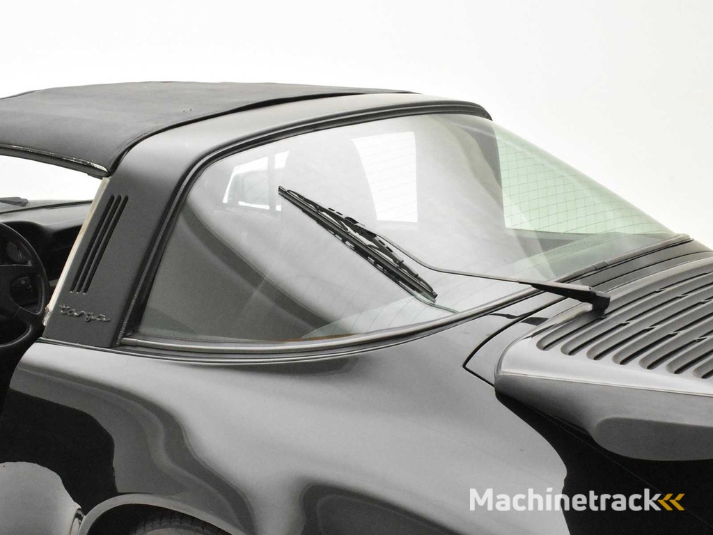 PORSCHE 911 TARGA