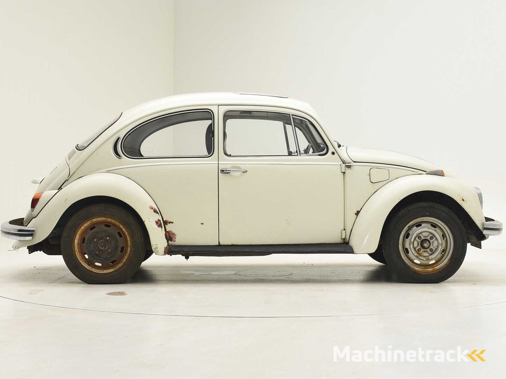 VOLKSWAGEN BEETLE 1300