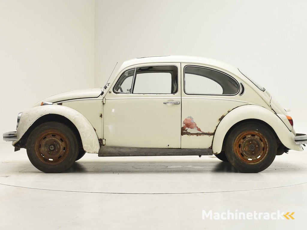 VOLKSWAGEN BEETLE 1300