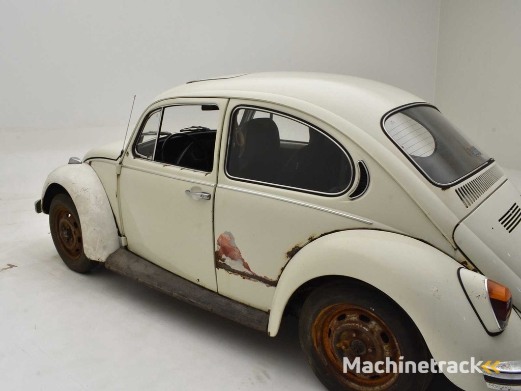 VOLKSWAGEN BEETLE 1300