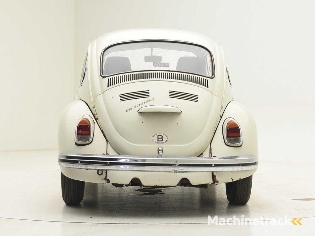 VOLKSWAGEN BEETLE 1300