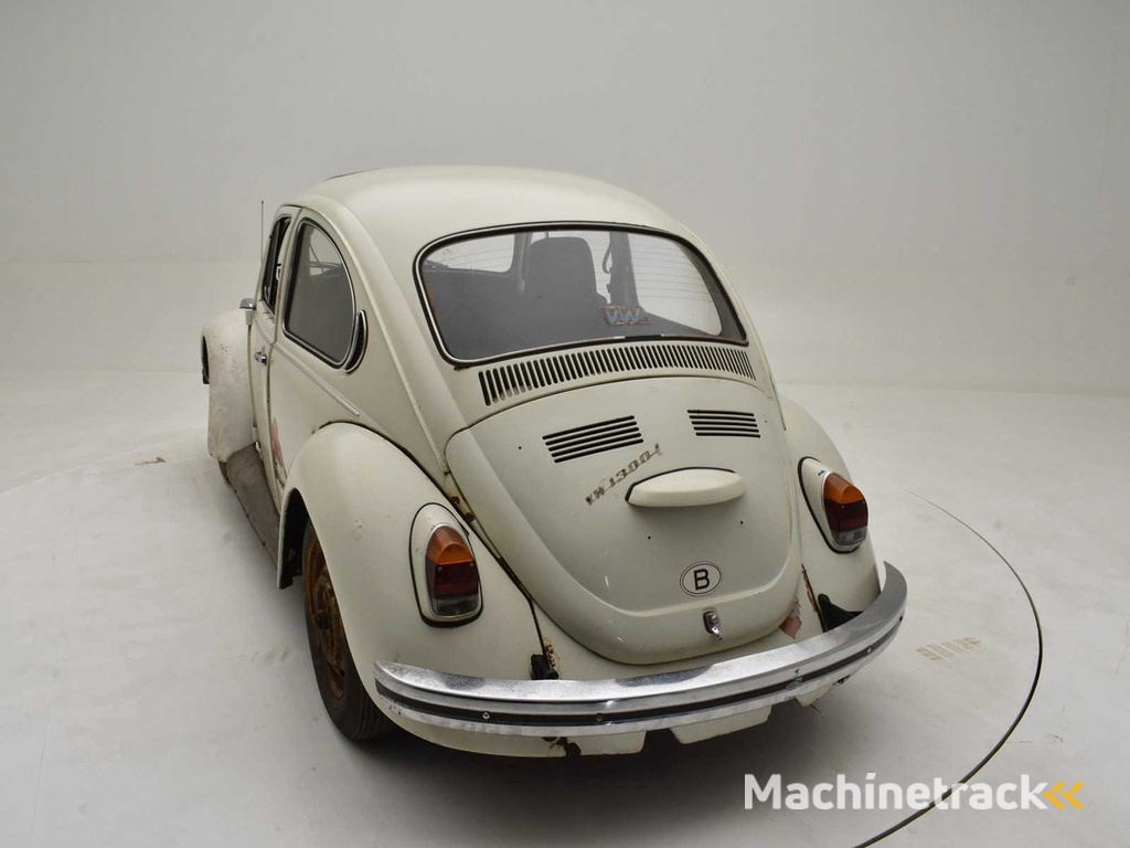 VOLKSWAGEN BEETLE 1300