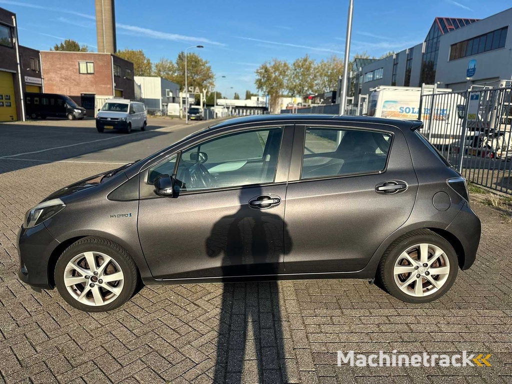 Toyota - 2014 - Yaris - Automatic - 1.5 Hybrid Dynamic - Passenger car