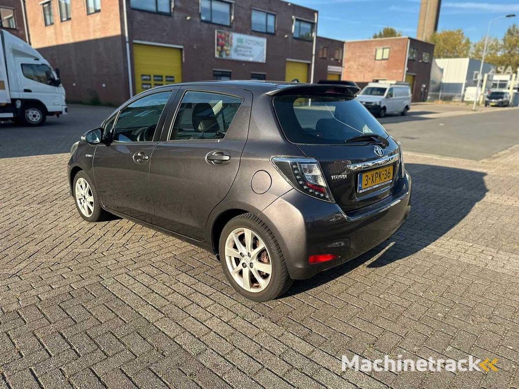 Toyota - 2014 - Yaris - Automatic - 1.5 Hybrid Dynamic - Passenger car