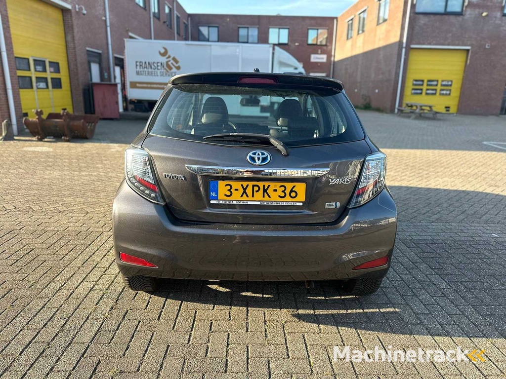 Toyota - 2014 - Yaris - Automatic - 1.5 Hybrid Dynamic - Passenger car