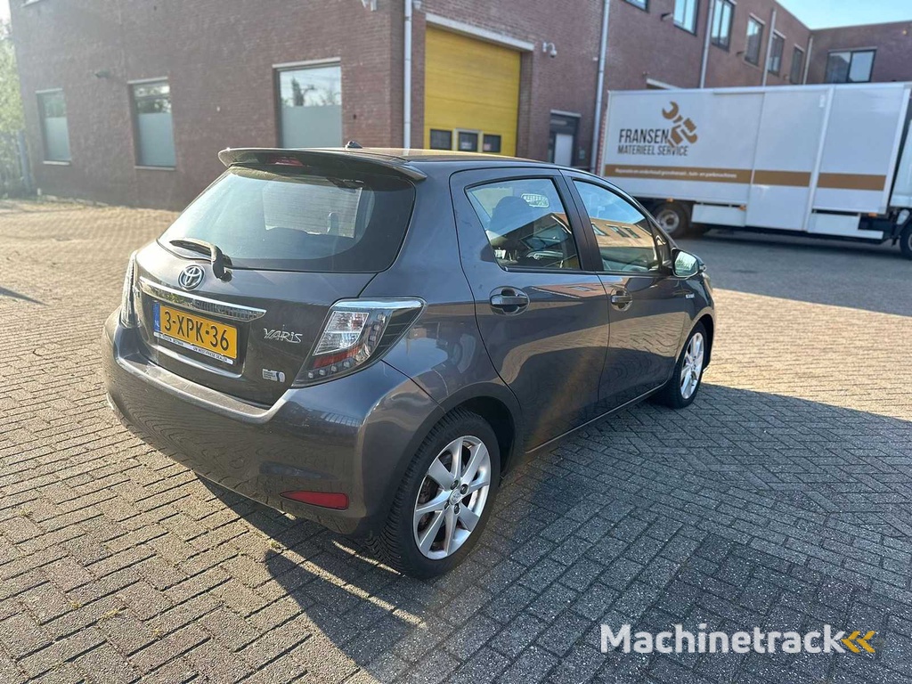 Toyota - 2014 - Yaris - Automatic - 1.5 Hybrid Dynamic - Passenger car