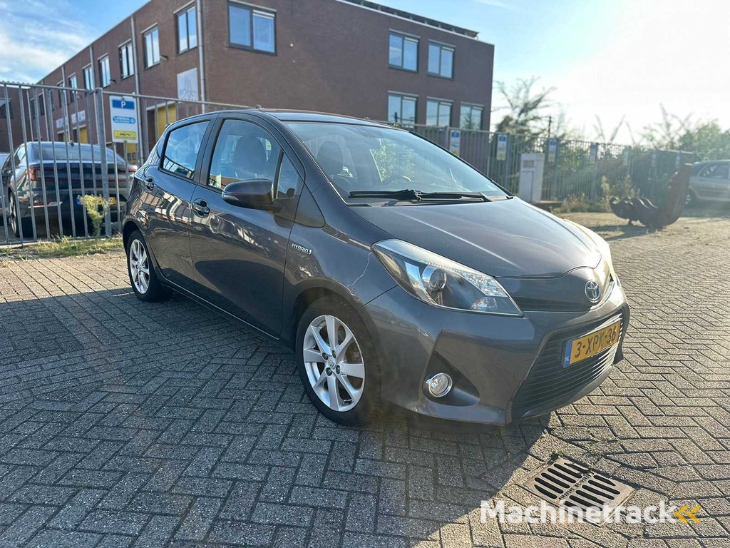 Toyota - 2014 - Yaris - Automatic - 1.5 Hybrid Dynamic - Passenger car