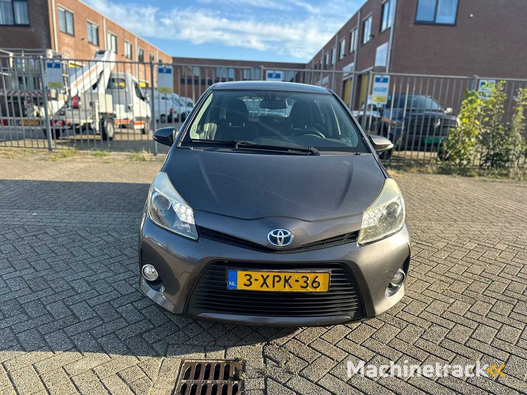 Toyota - 2014 - Yaris - Automatic - 1.5 Hybrid Dynamic - Passenger car