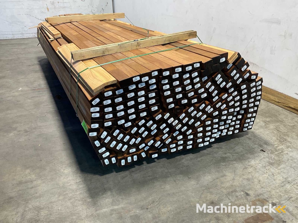 Bankirai Hartholzlineal laminiert 290x6x4 cm (70x)