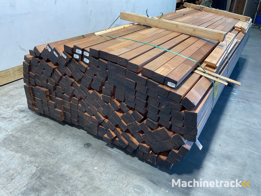 Bankirai Hartholzlineal laminiert 290x6x4 cm (70x)