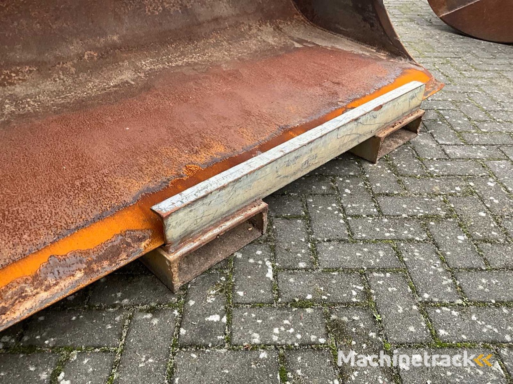 Saes 1900mm Kippschaufel CW30