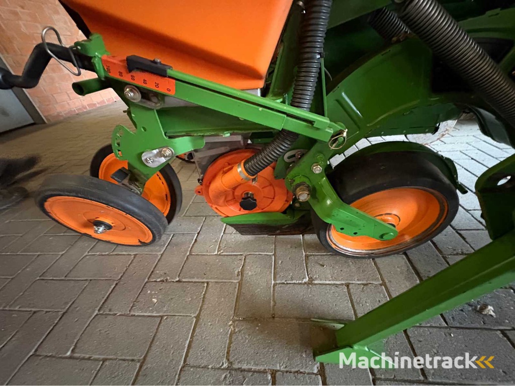 2004 Amazone ED 602-K zaaimachine