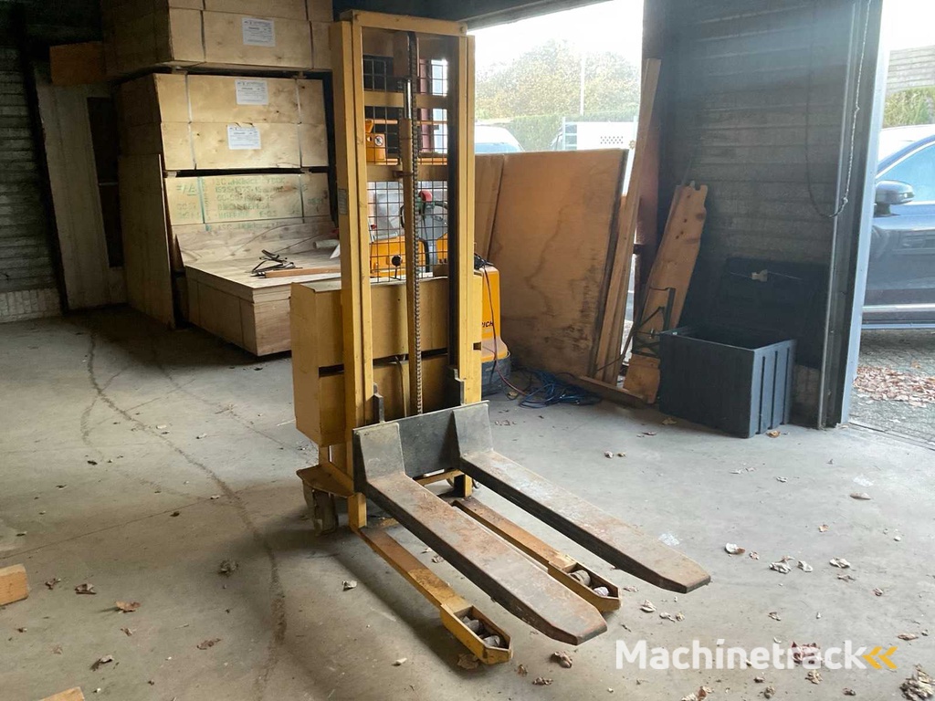 1979 Baka EGV79-605 Stapler