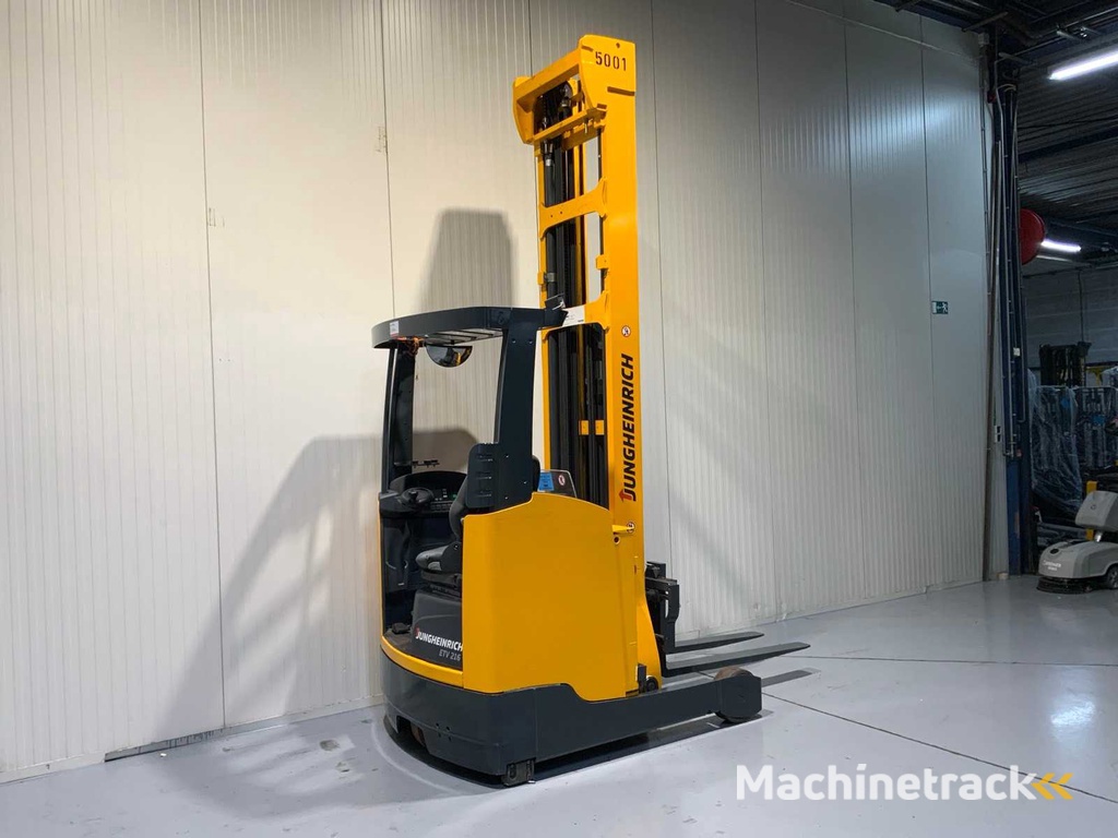 Jungheinrich ETV 216 Reach truck