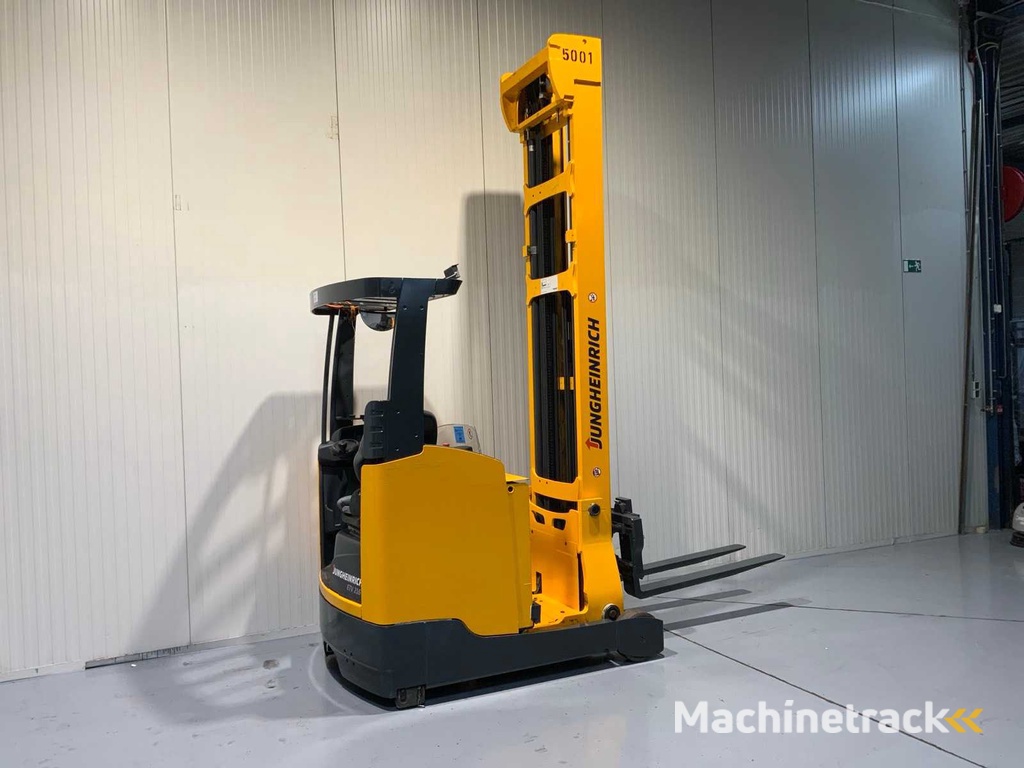 Jungheinrich ETV 216 Reach truck