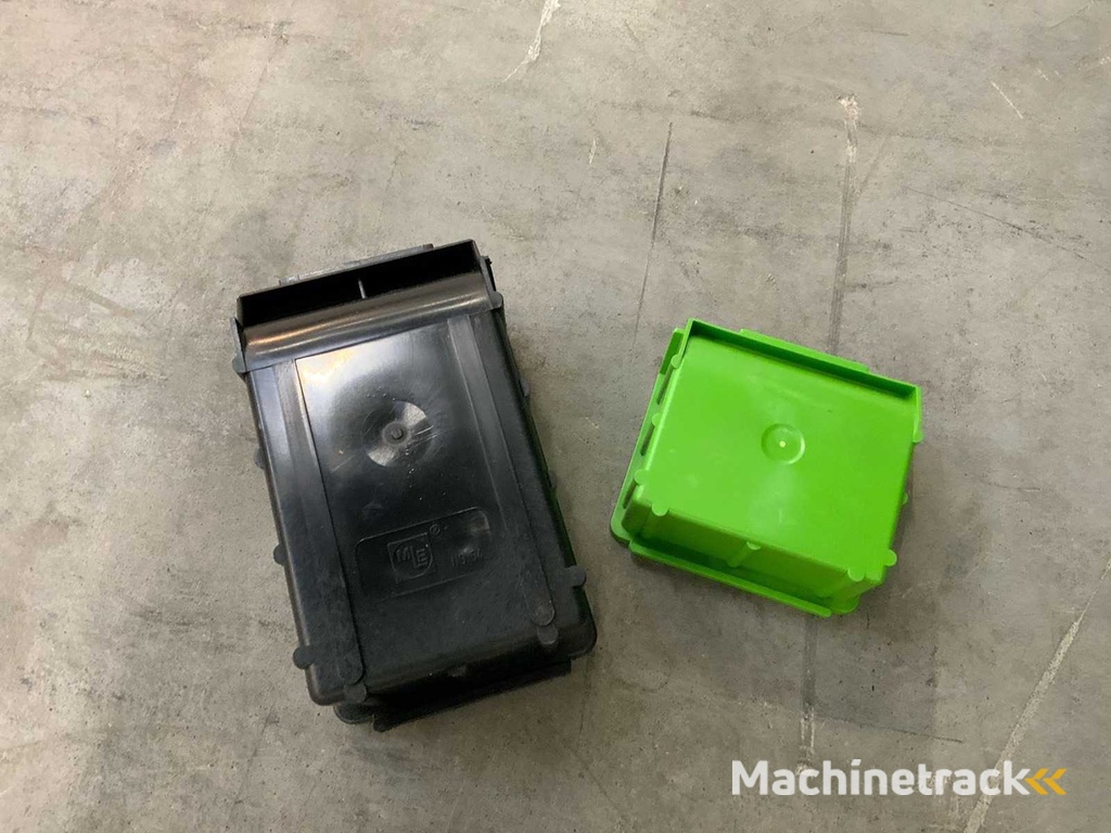 Povag - Behälterstreifenschrank gefüllt mit 340 Vorratsbehältern