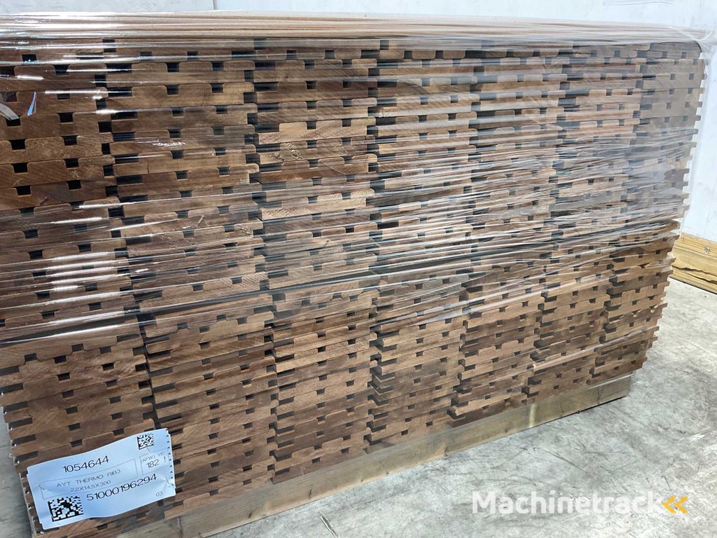 Raute Profilplatte Rib3 Ayous Thermoholz 300x14,5x2,2 cm (50x)
