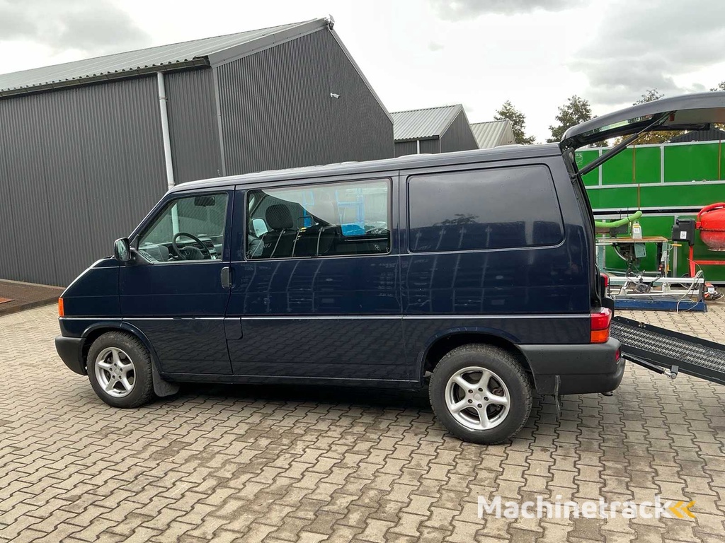 Volkswagen Transporter T4 2.4D 5 cylinder Commercial vehicle with ramp/loading platform