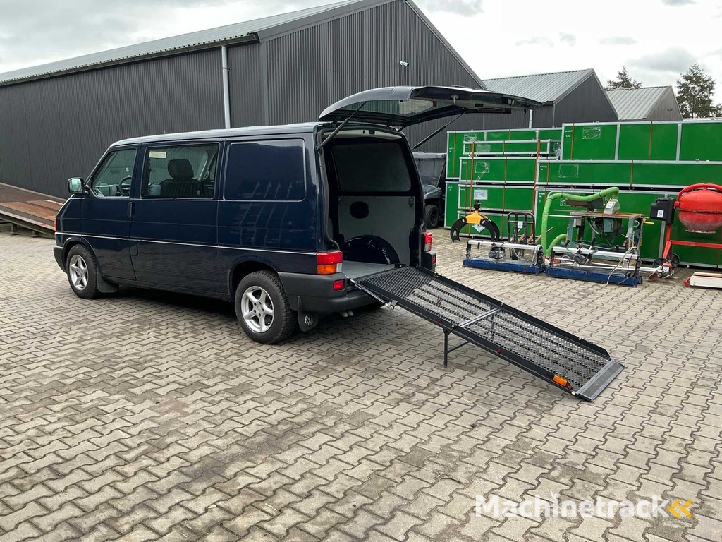 Volkswagen Transporter T4 2.4D 5 cylinder Commercial vehicle with ramp/loading platform