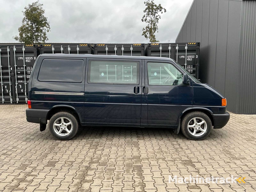 Volkswagen Transporter T4 2.4D 5 cylinder Commercial vehicle with ramp/loading platform
