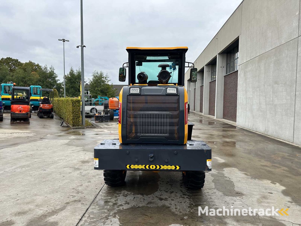 Blanche - 2025 - TW36 - Shovel