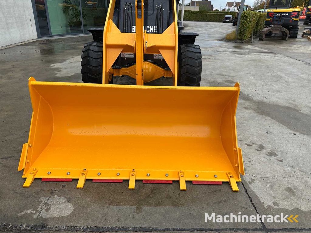 Blanche - 2025 - TW36 - Shovel