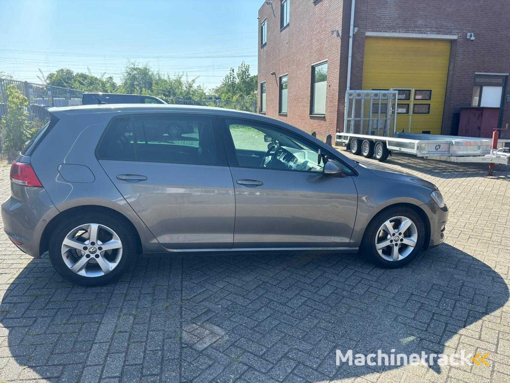 Volkswagen - 2013 - Golf - 1.6 TDI Highl. BlM. - Passenger car