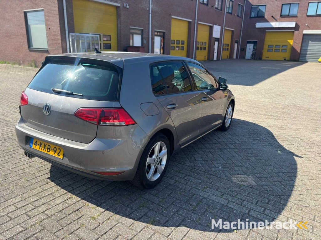 Volkswagen - 2013 - Golf - 1.6 TDI Highl. BlM. - Passenger car