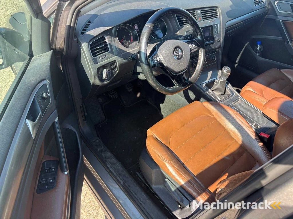 Volkswagen - 2013 - Golf - 1.6 TDI Highl. BlM. - Passenger car