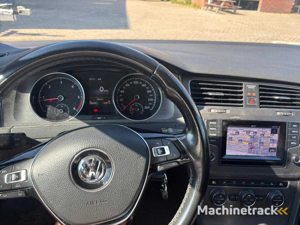 Volkswagen - 2013 - Golf - 1.6 TDI Highl. BlM. - Passenger car