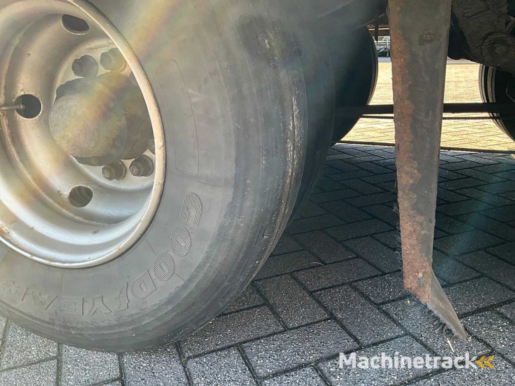 1994 Nooteboom ASD-28 Low loader