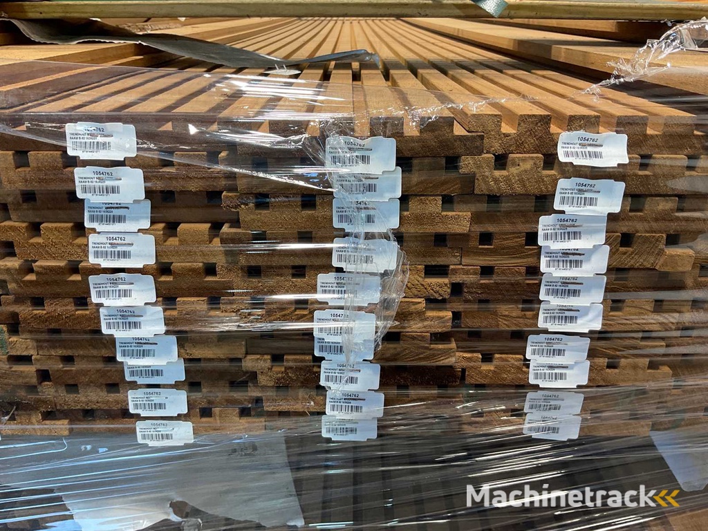 Rhombusprofielplank rib5 Ayous thermowood 395x13,8x2,1 cm (30x)
