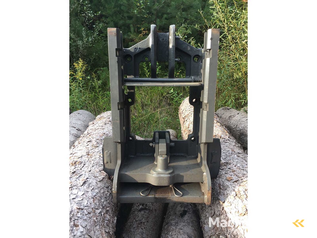 Claas Arion 640 - 2009 - Aanhangerstandaard en trekstang