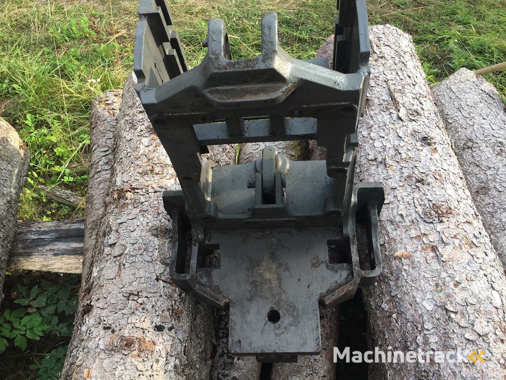 Claas Arion 640 - 2009 - Aanhangerstandaard en trekstang