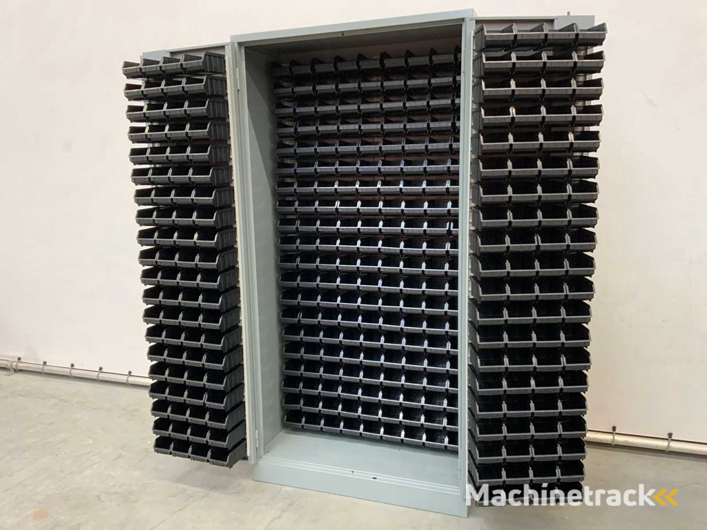 Povag - Behälterstreifenschrank gefüllt mit 340 Vorratsbehältern