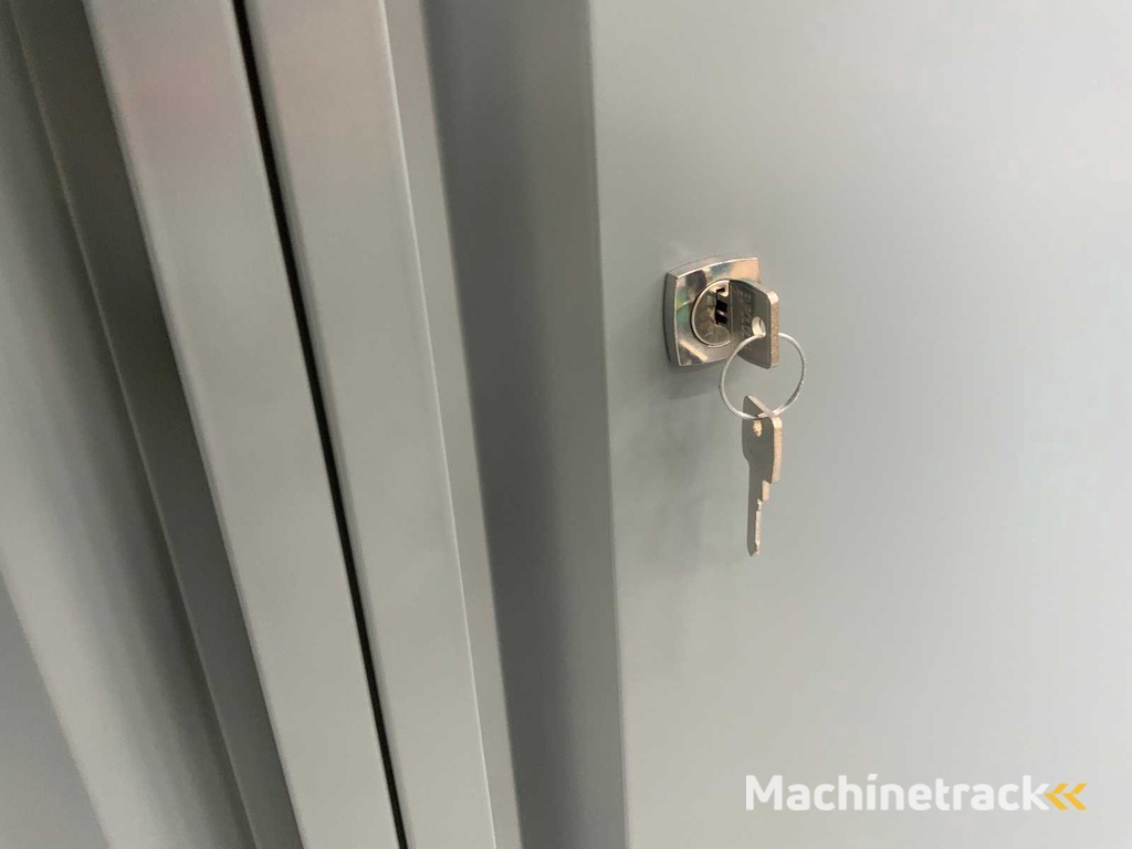 Povag - Behälterstreifenschrank gefüllt mit 340 Vorratsbehältern