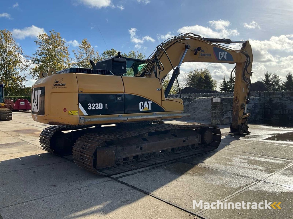 Caterpillar 323D L Rupsgraafmachine