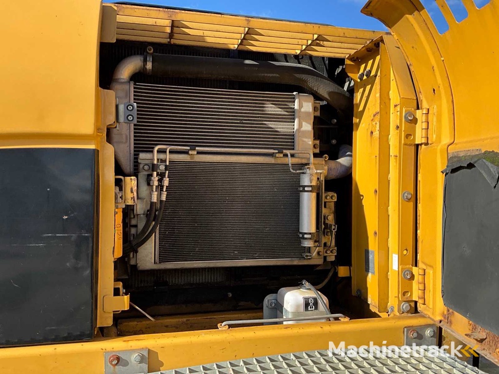 Caterpillar 323D L Rupsgraafmachine