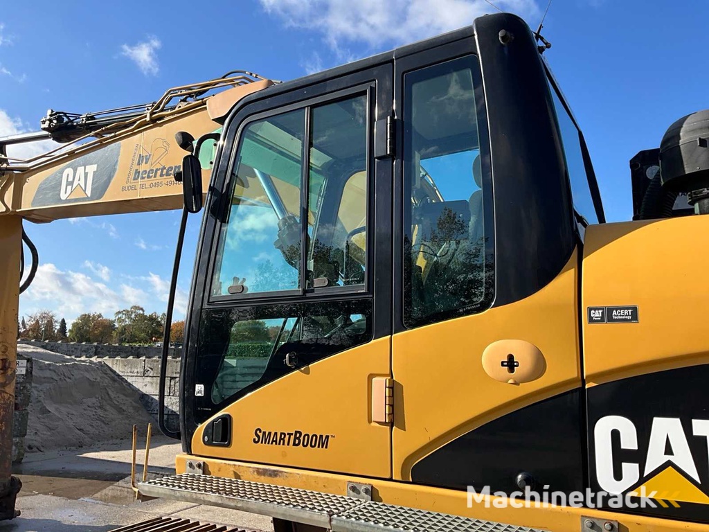 Caterpillar 323D L Rupsgraafmachine