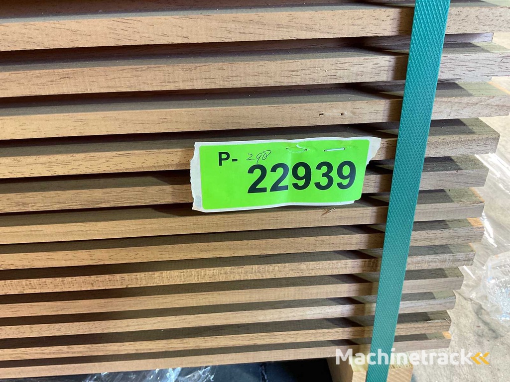 ThermoWood Ayous Rib3 Verkleidung 390x14,5x2,2 cm (30x)