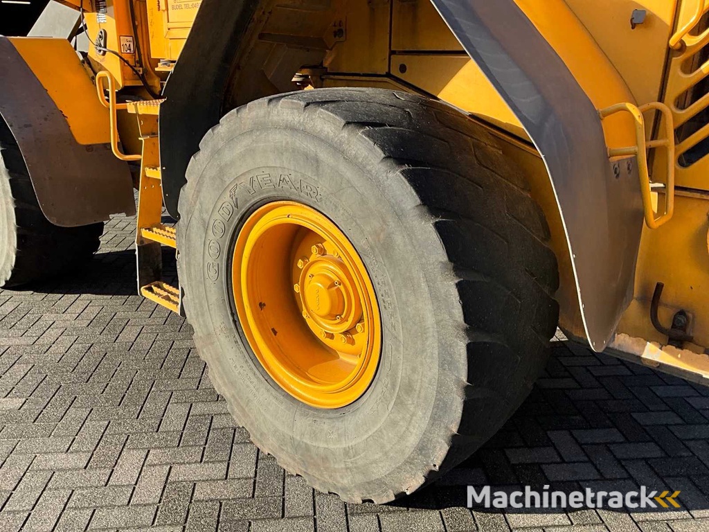 2005 Volvo L60E Shovel