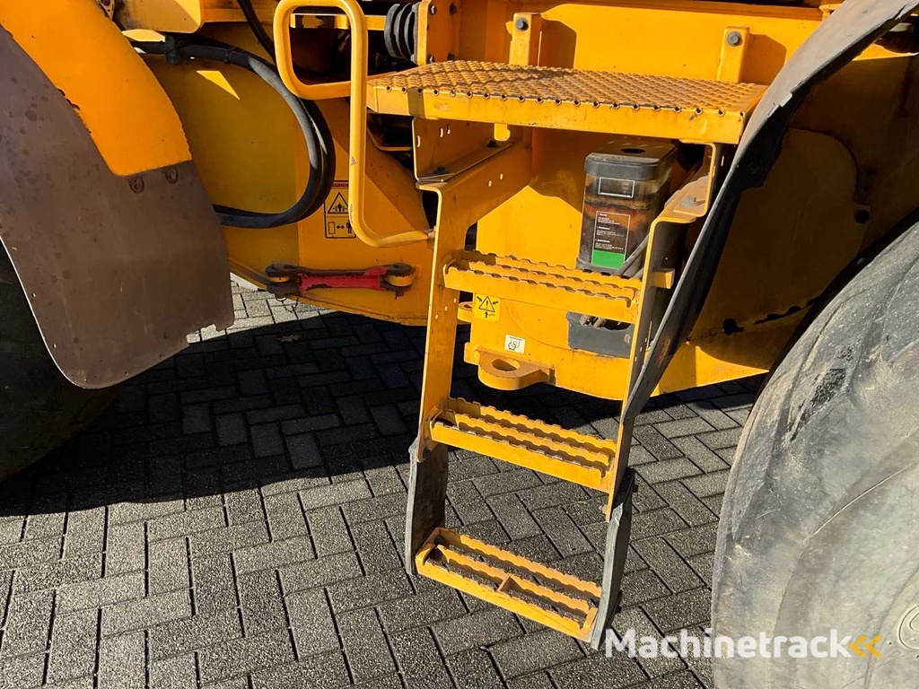 2005 Volvo L60E Shovel