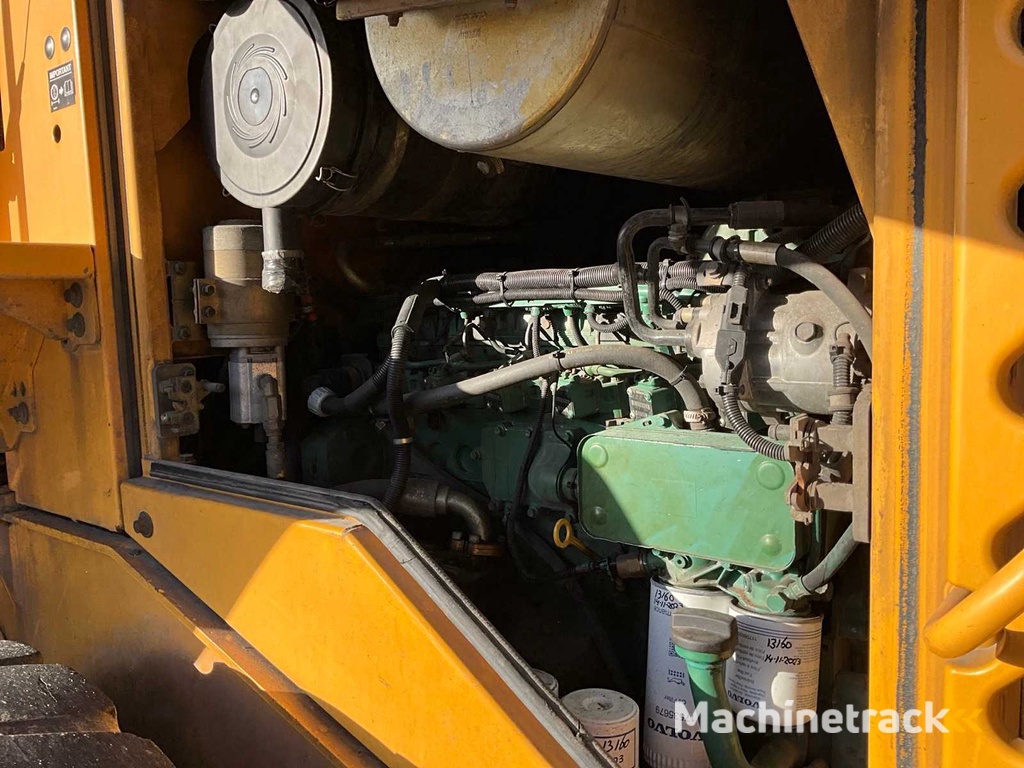 2005 Volvo L60E Shovel