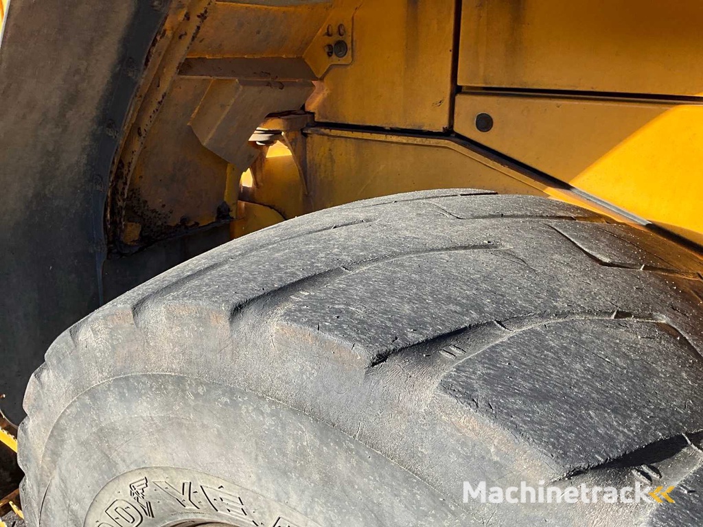 2005 Volvo L60E Shovel