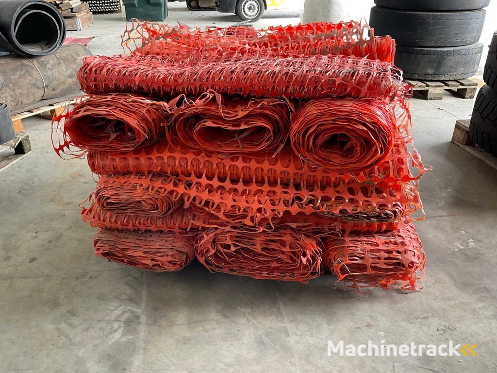 Batch of marker boards, cones and net with fastening hooks