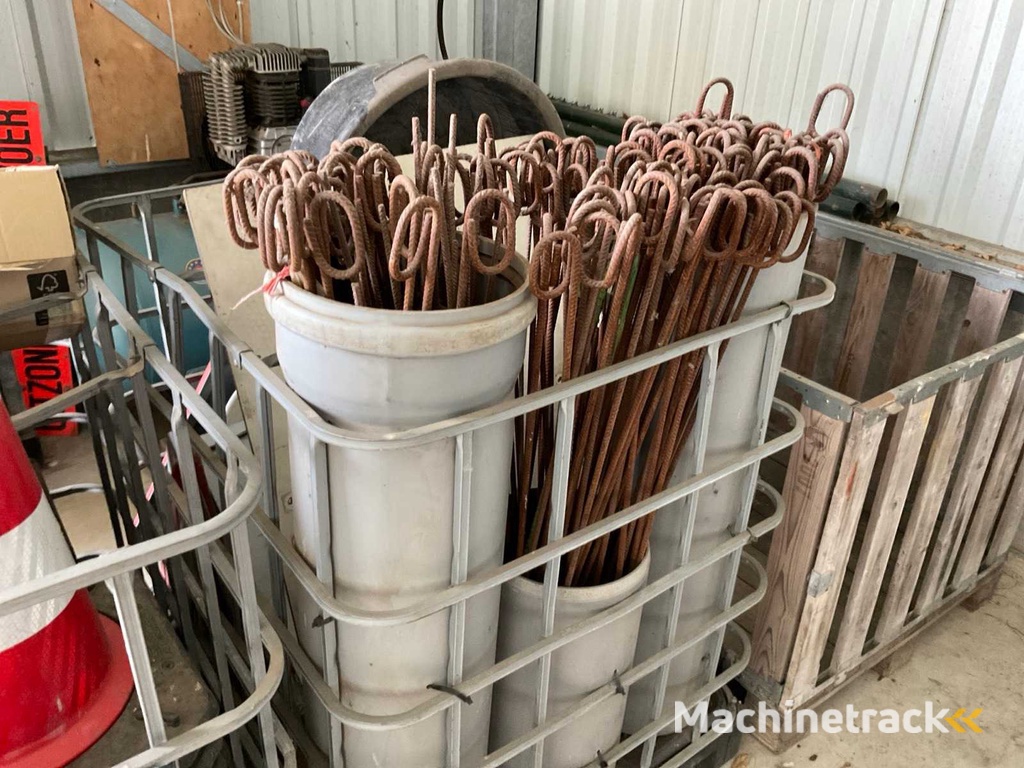 Batch of marker boards, cones and net with fastening hooks