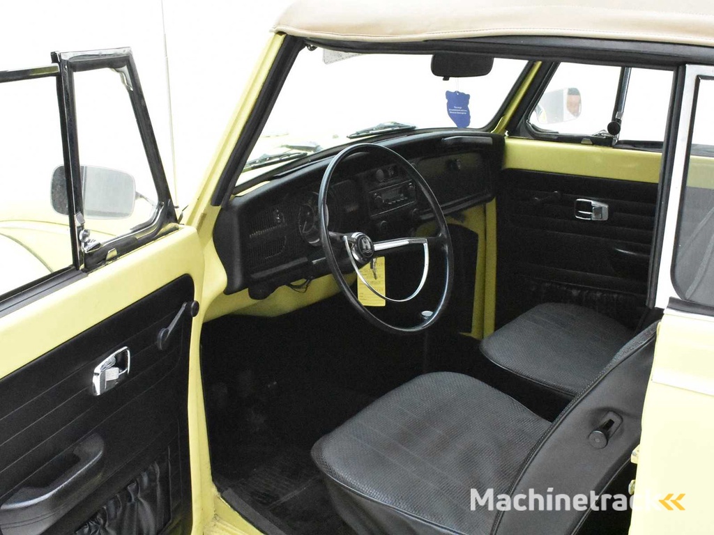 VOLKSWAGEN BEETLE CONVERTIBLE