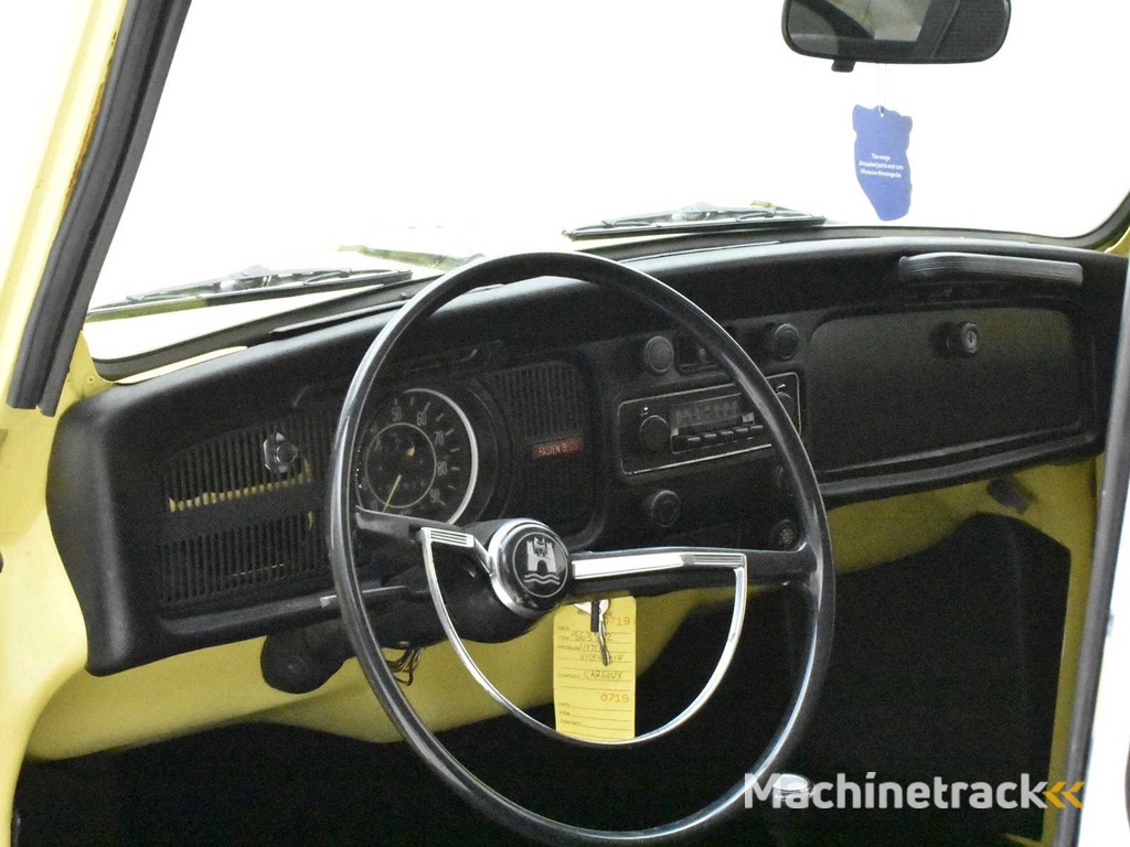 VOLKSWAGEN BEETLE CONVERTIBLE