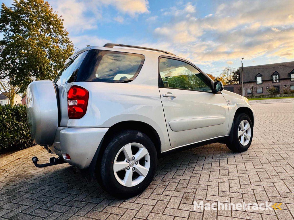 2004 Toyota RAV4