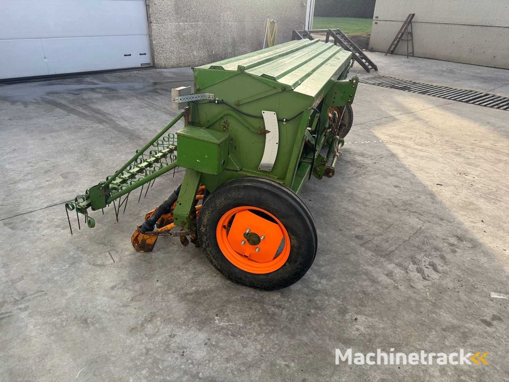 Amazon - D7/30 - Precision Seeder